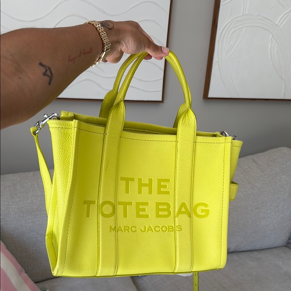 Marc Jacobs Tote Bag - Picture 4 of 9